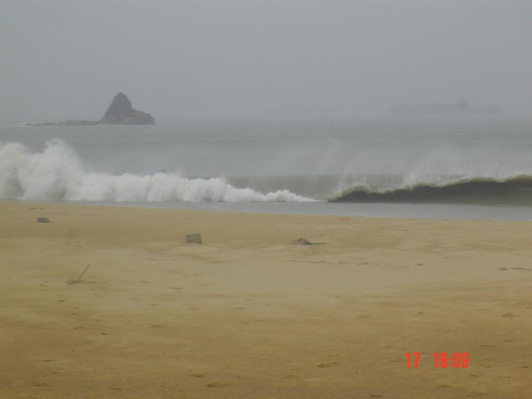 [灌水]5月17日大梅沙。。。此情此景