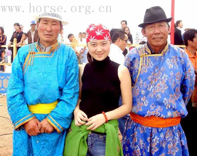 [贴图]★★★全国绕桶冠军赛：花絮之五彩斑斓蒙族艳装