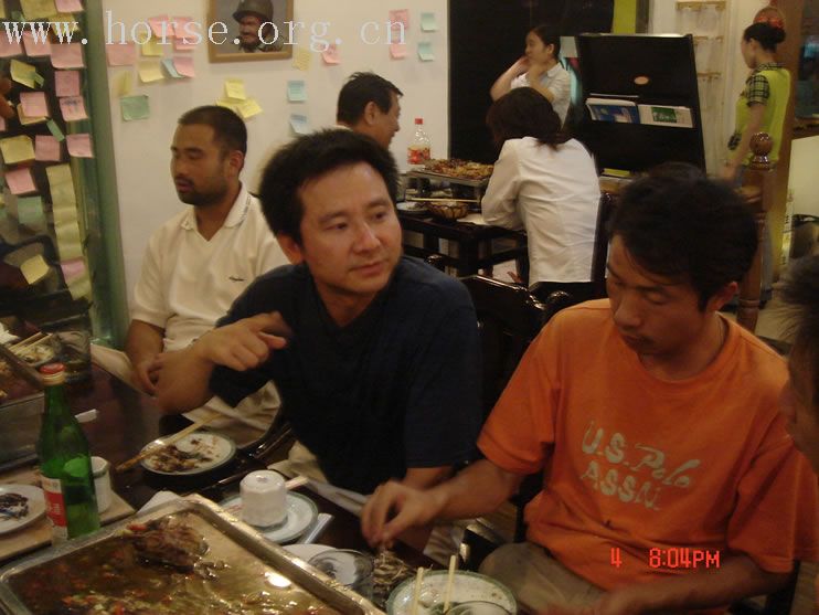三件大事啊，一定得聚聚，庆祝一下。