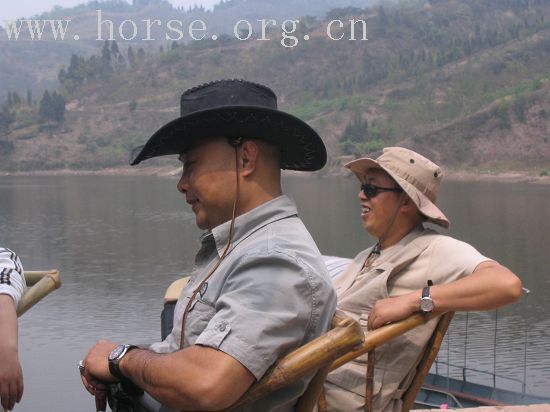 成都大马帮将与成都马主协会举行野骑联谊会及民族歌舞篝火烧烤晚会