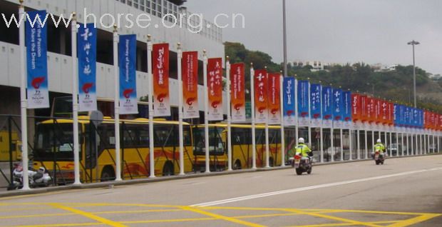 香港賽馬會在沙田的奧運賽場外的裝飾