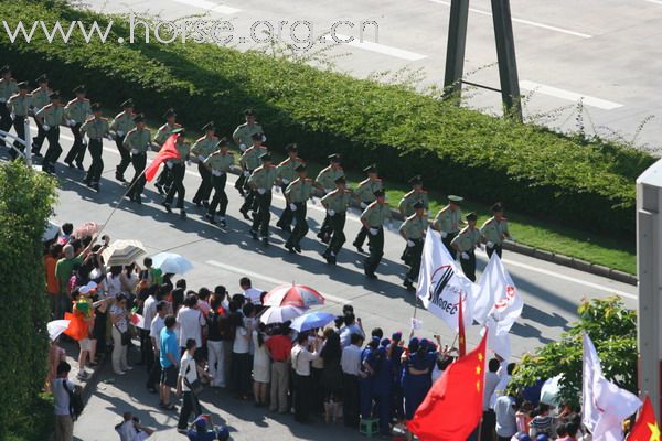 [分享]080508奥运圣火路过家门口