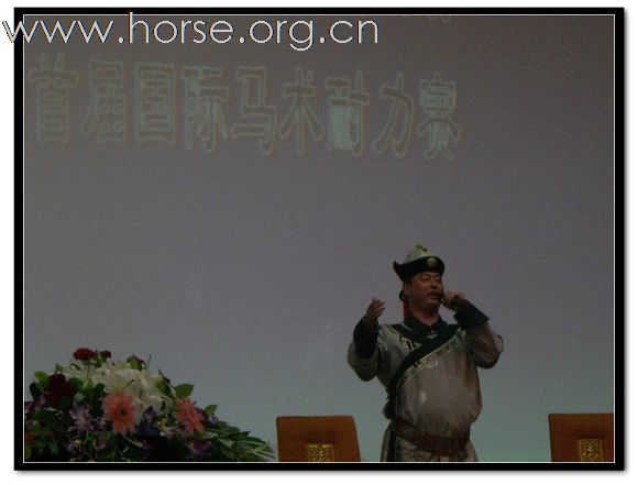 锡林郭勒草原国际耐力赛，四川马友挑灯秀
