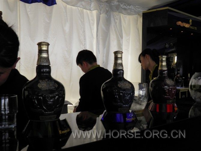 皇家礼炮美酒.jpg