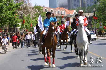 ﹝舊聞﹞2005首届天津国际赛马节开幕