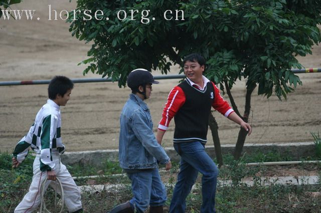 [贴图]071223深圳育马山庄：绕桶及速度赛（2）