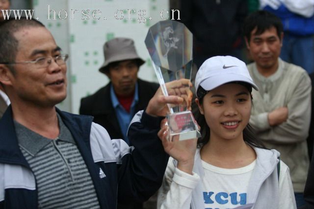[贴图]071223深圳育马山庄：绕桶及速度赛（2）