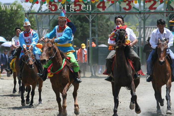 [贴图]体验千年三月街(07大理赛马节报道-2)