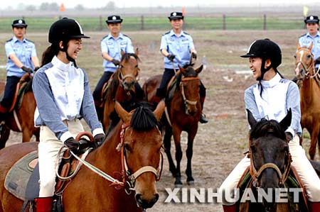 [注意]宁夏女子骑警队成立
