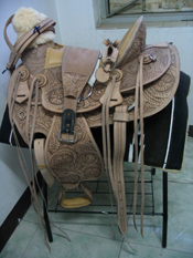 优惠转让全新西部雕花牧场工作马鞍(big horn &ranch saddle)。