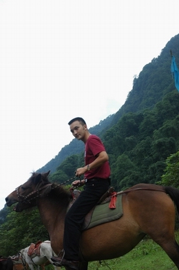 穿越卧龙的照片