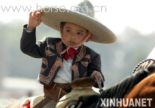 转：墨西哥城举行一年一度的骑士节[组图]