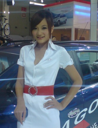 成都车展 上的 香车美女