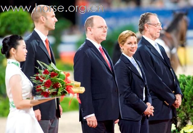 国际马联主席哈雅公主在奥运会中的靓影