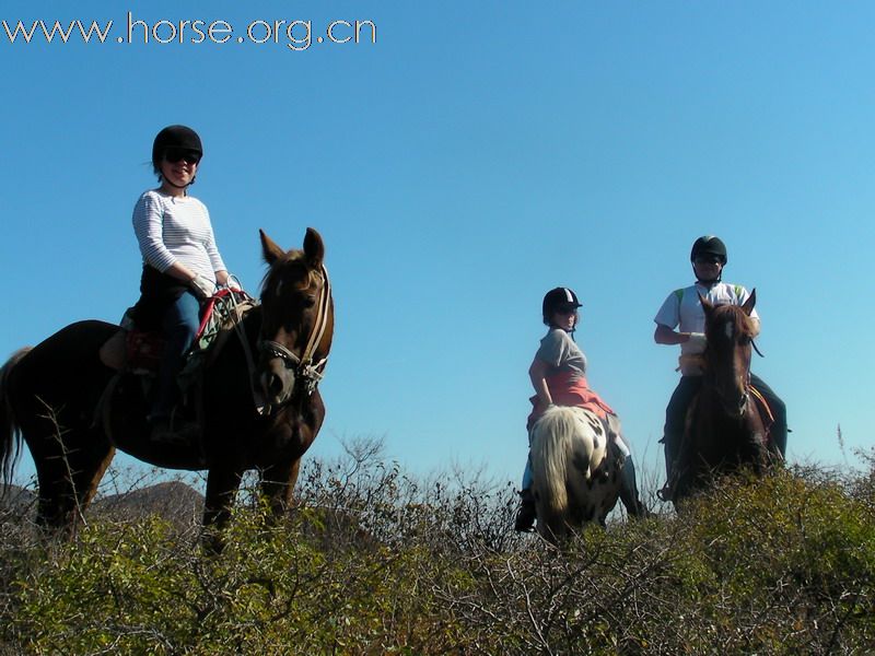 Horseback riding on the Great Wall of Yan? 2 UK Ladies did it!