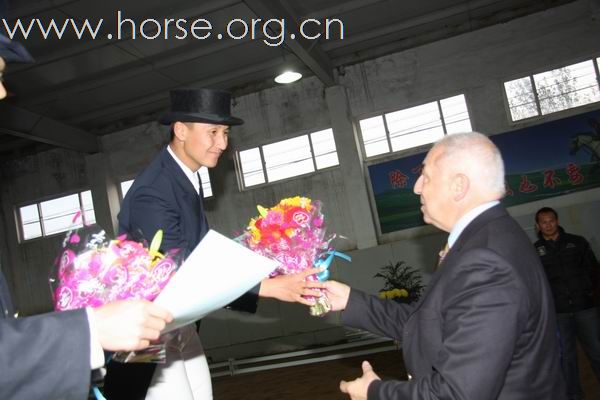 2009年国际马联盛装舞步挑战赛在青岛德瑞马术俱乐部举行