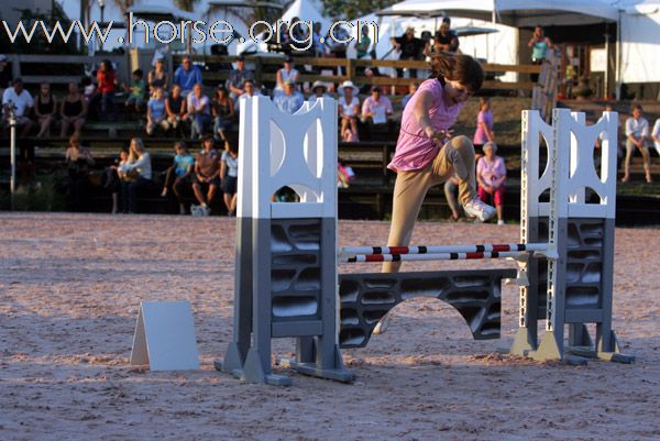 無馬障礙賽 Horseless Horse Show (一)