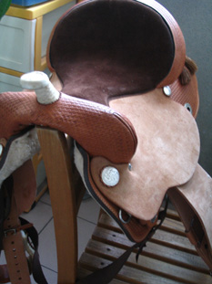 优惠转让美国名牌西部鞍，TAX TAN. 15inch.