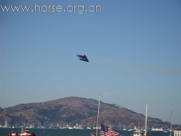 发今天拍的旧金山美国海军战斗机表演，祝大家双十快乐，十全十美！