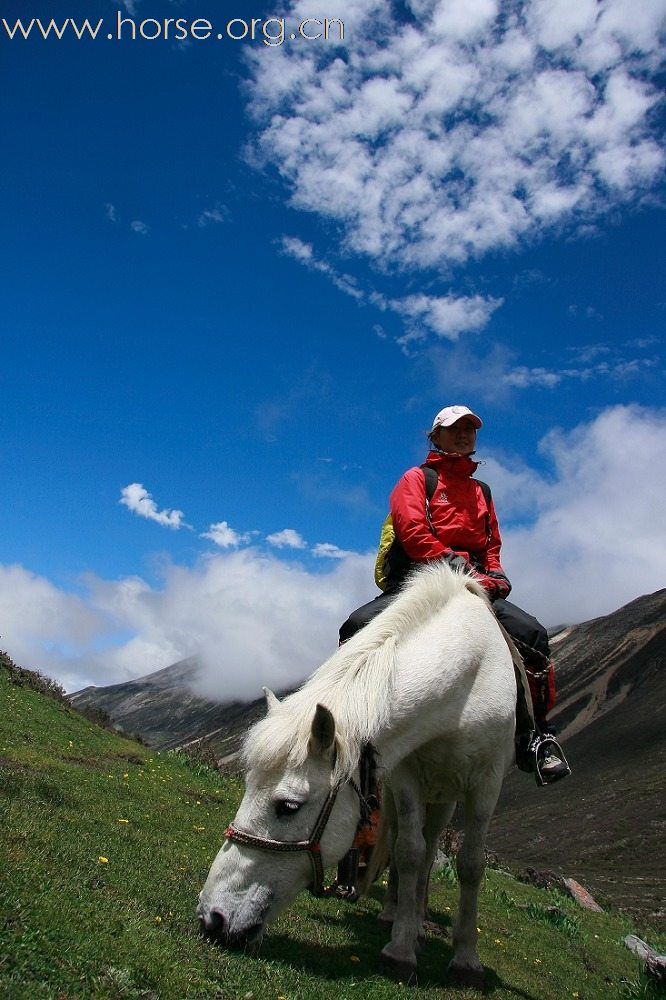 马背上的贡嘎山