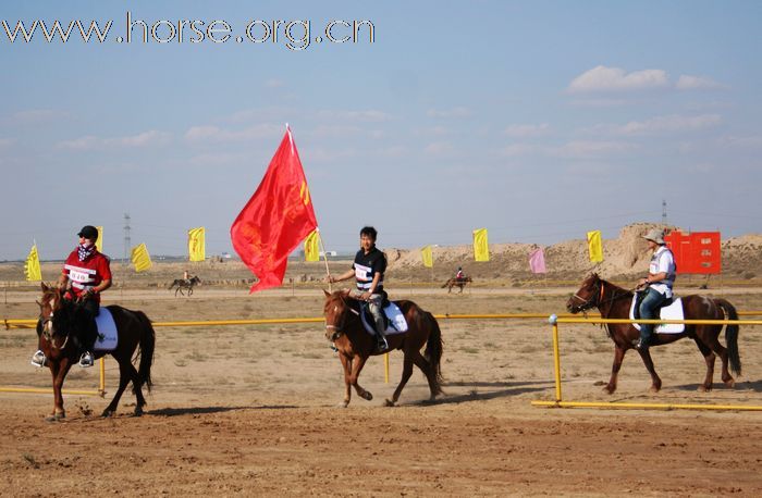 宁夏马友联盟十月在戈壁中心的野骑