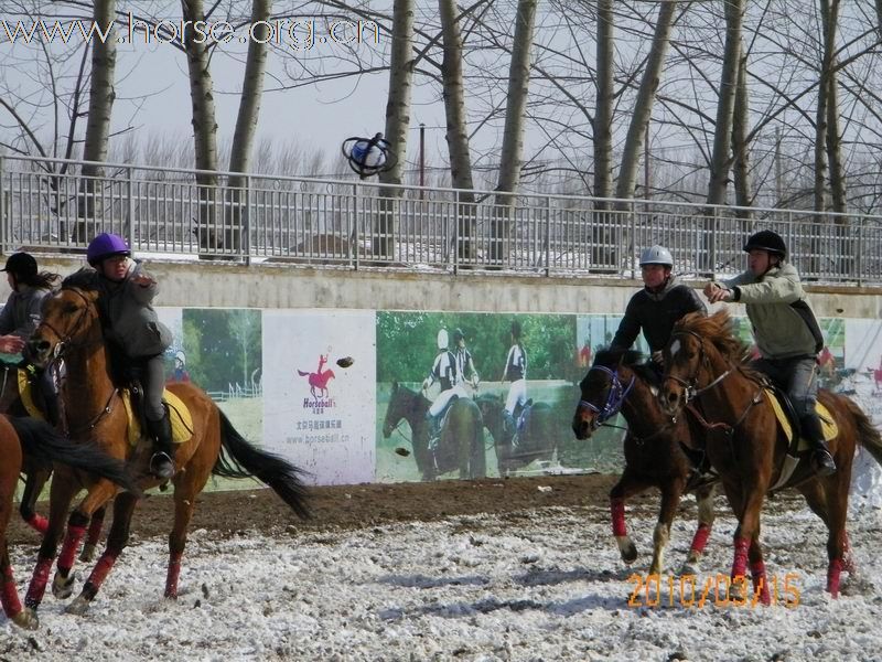 2010年第一场雪地马篮球友谊赛