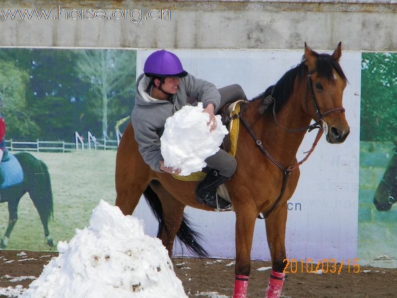 2010年第一场雪地马篮球友谊赛