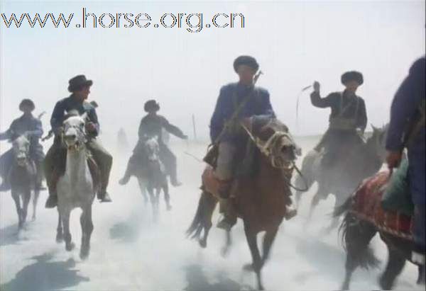 ★ ★ 中国的少数民族民兵骑兵
