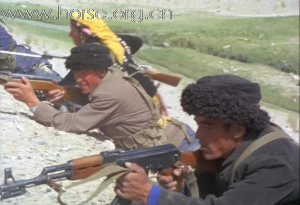 ★ ★ 中国的少数民族民兵骑兵