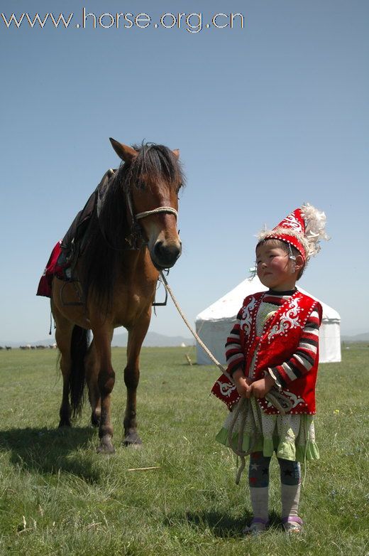 马背上的城市：伊犁的儿童和风情