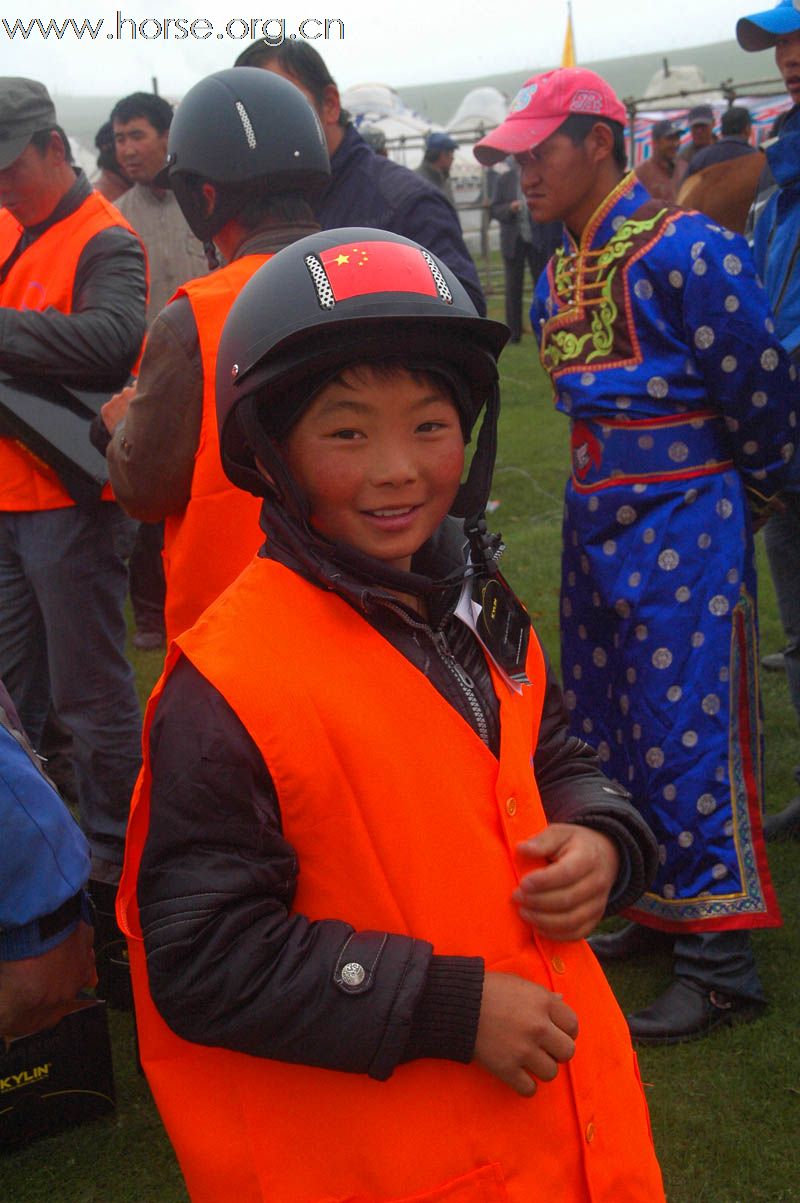 2010巴音布鲁克环天鹅湖耐力赛精彩图片—中西结合麒麟头盔骑手风采