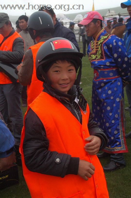 2010巴音布鲁克环天鹅湖耐力赛精彩图片—中西结合麒麟头盔骑手风采