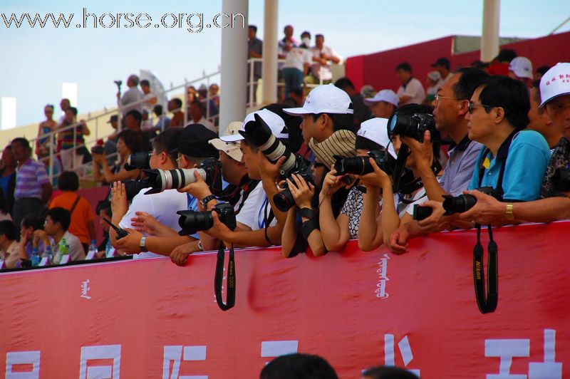 第二届中国·锡林郭勒国际马术耐力赛圆满成功