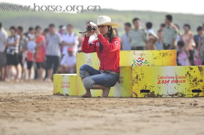 “中铁.青岛中心”杯2010年青岛全国沙滩马术绕桶及耐力赛圆满结束