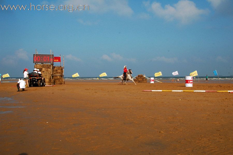 2010青岛全国沙滩马术点燃激情夏日