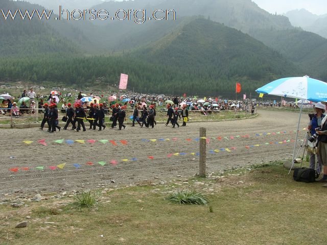 参观天祝藏族自治县赛马会