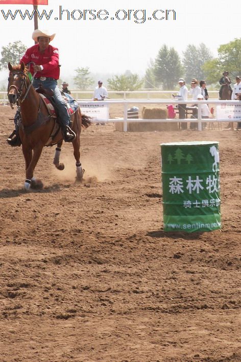 这里有人骑马