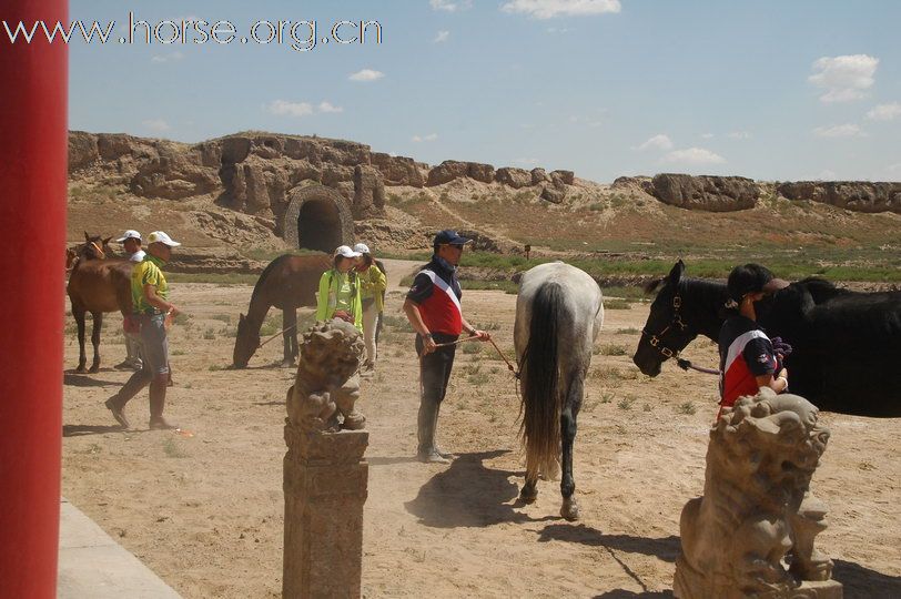 古代要塞废墟，藏兵洞：银川耐力赛报到验马