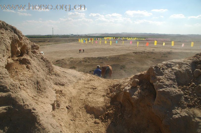 古代要塞废墟，藏兵洞：银川耐力赛报到验马