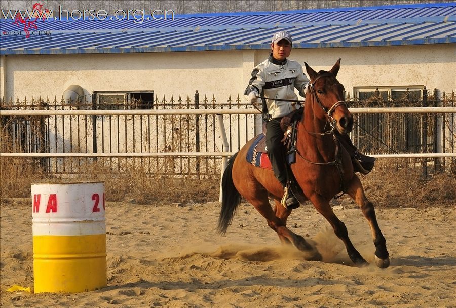 2011年2月27日西部巨人内部绕桶比赛