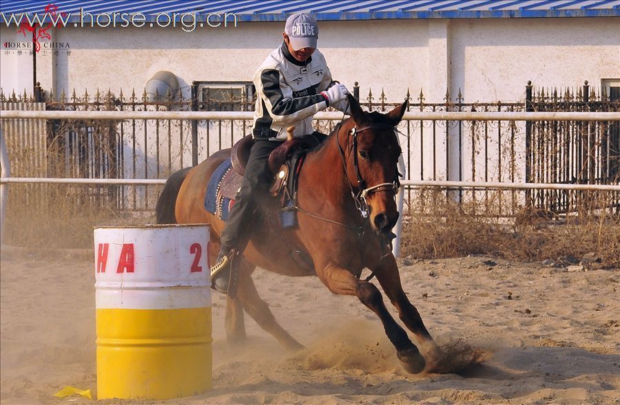 2011年2月27日西部巨人内部绕桶比赛