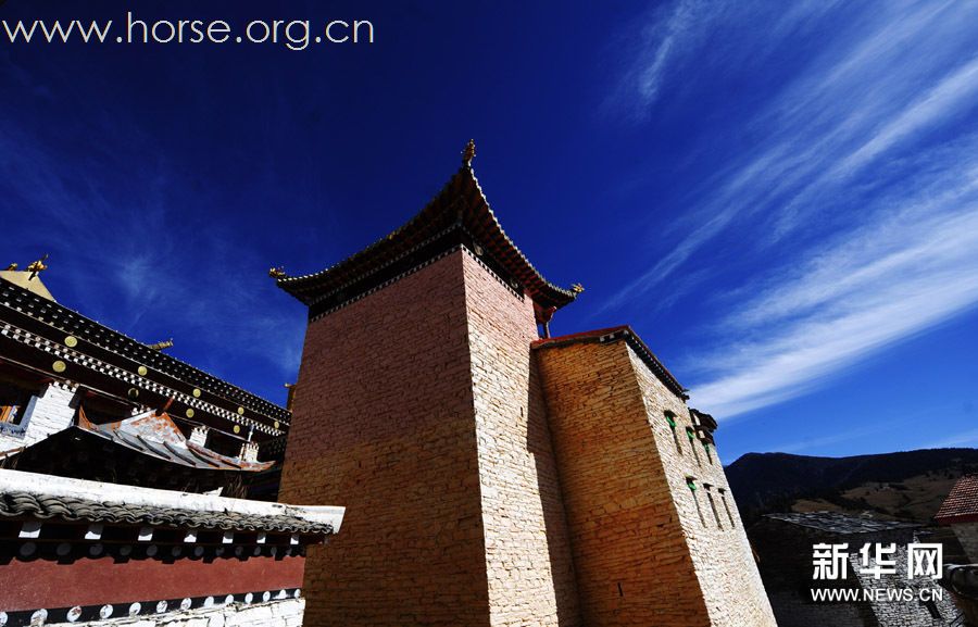 马尔康县更巴美多寺开光