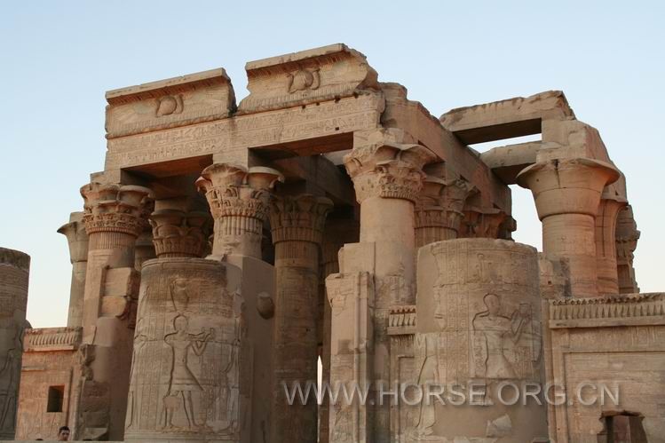 埃及库姆翁布神庙2.jpg