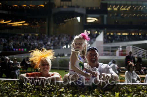 2012-03-31T160456Z_1971476541_GM1E84100HO01_RTRMADP_3_HORSE-RACING-DUBAI.JPG