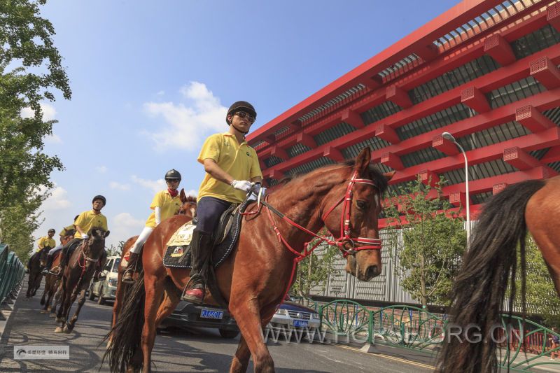 世博园中国馆门口